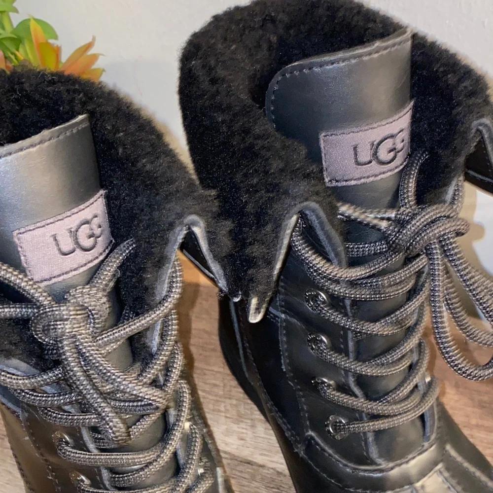 UGG title kids